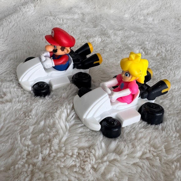 McDonald’s Mario Kart Mario & Princess Peach Toys Happy Meal Figures - Picture 3 of 7